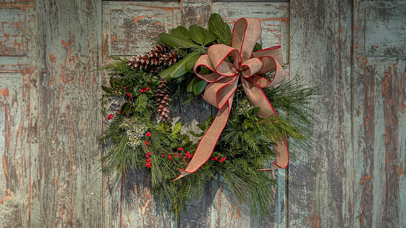 2_16x9_wreath